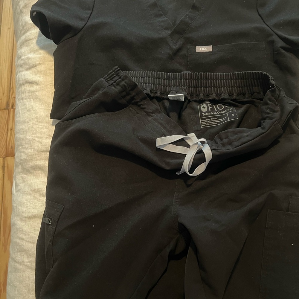 Figs black jogger set
